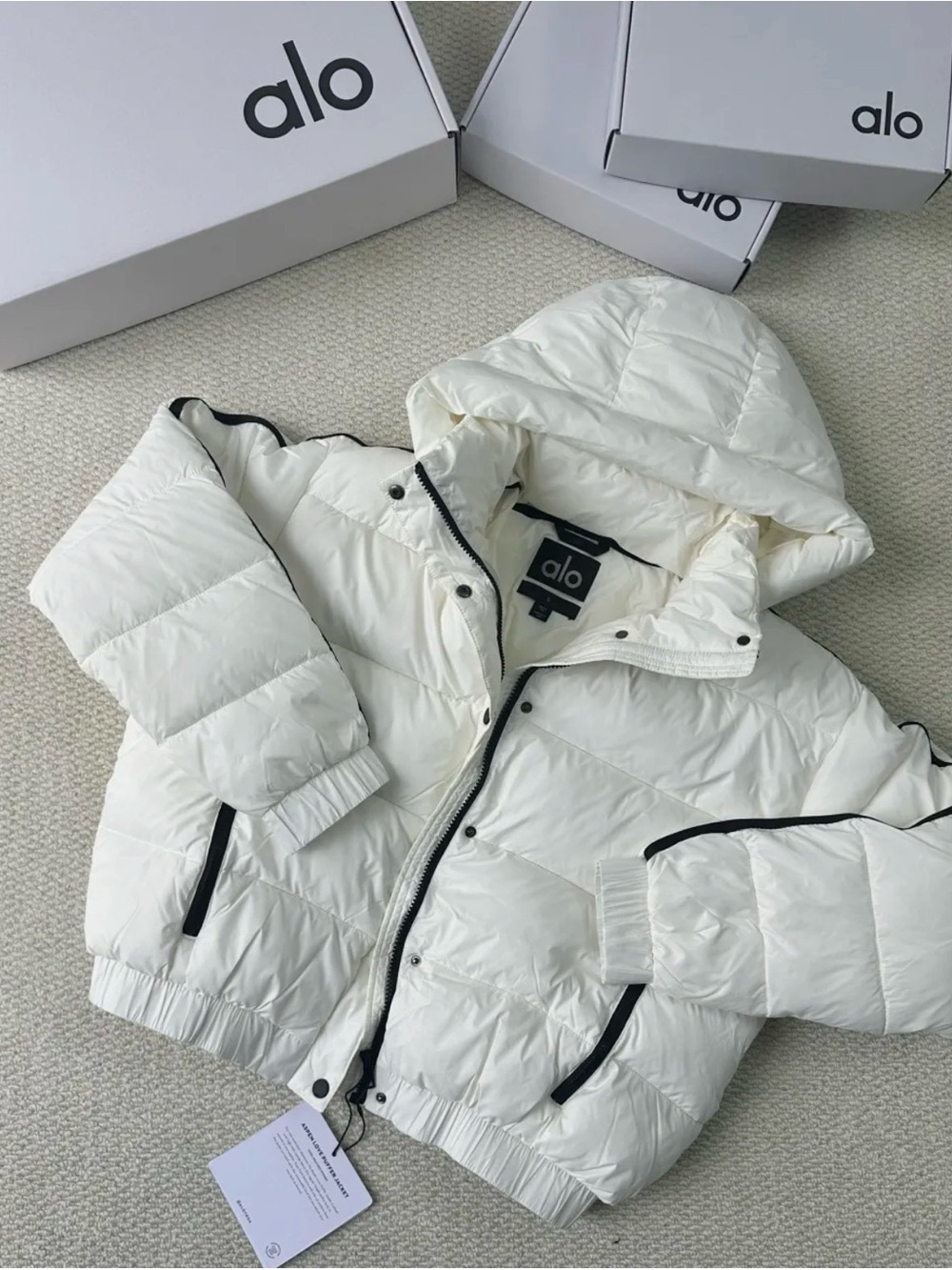 ALO Yoga White Hooded Puffer Jacket with Black Trim - Picture 2 of 3